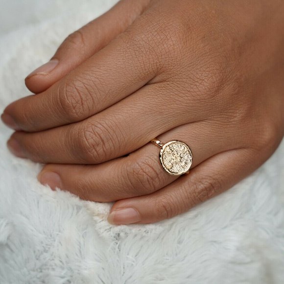 NWOT Gold Compass Ring - Picture 4 of 9